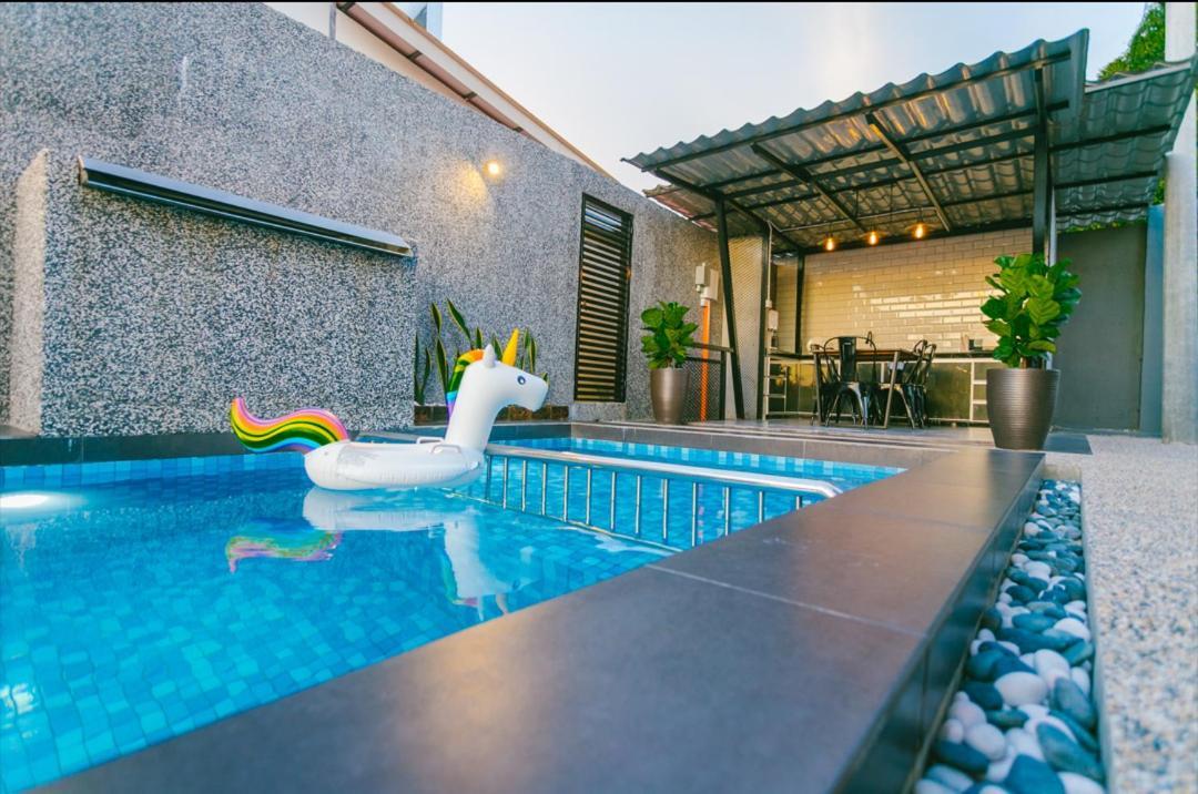 The Luxury Villa -Private Pool- Pantai Cenang  Exterior foto